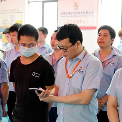 納宏光電組織了全體員工開展了稻盛哲學晨讀會